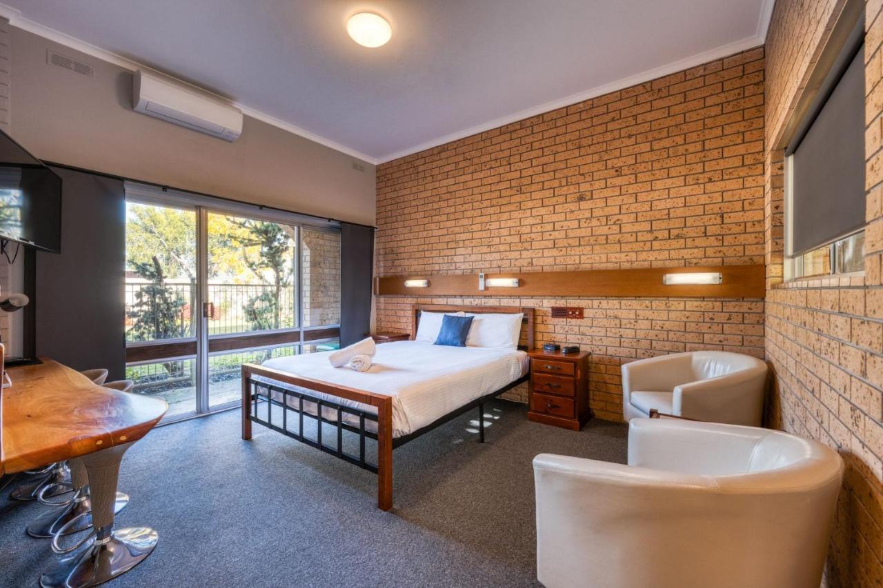 Colac Mid City Motor Inn Buitenkant foto