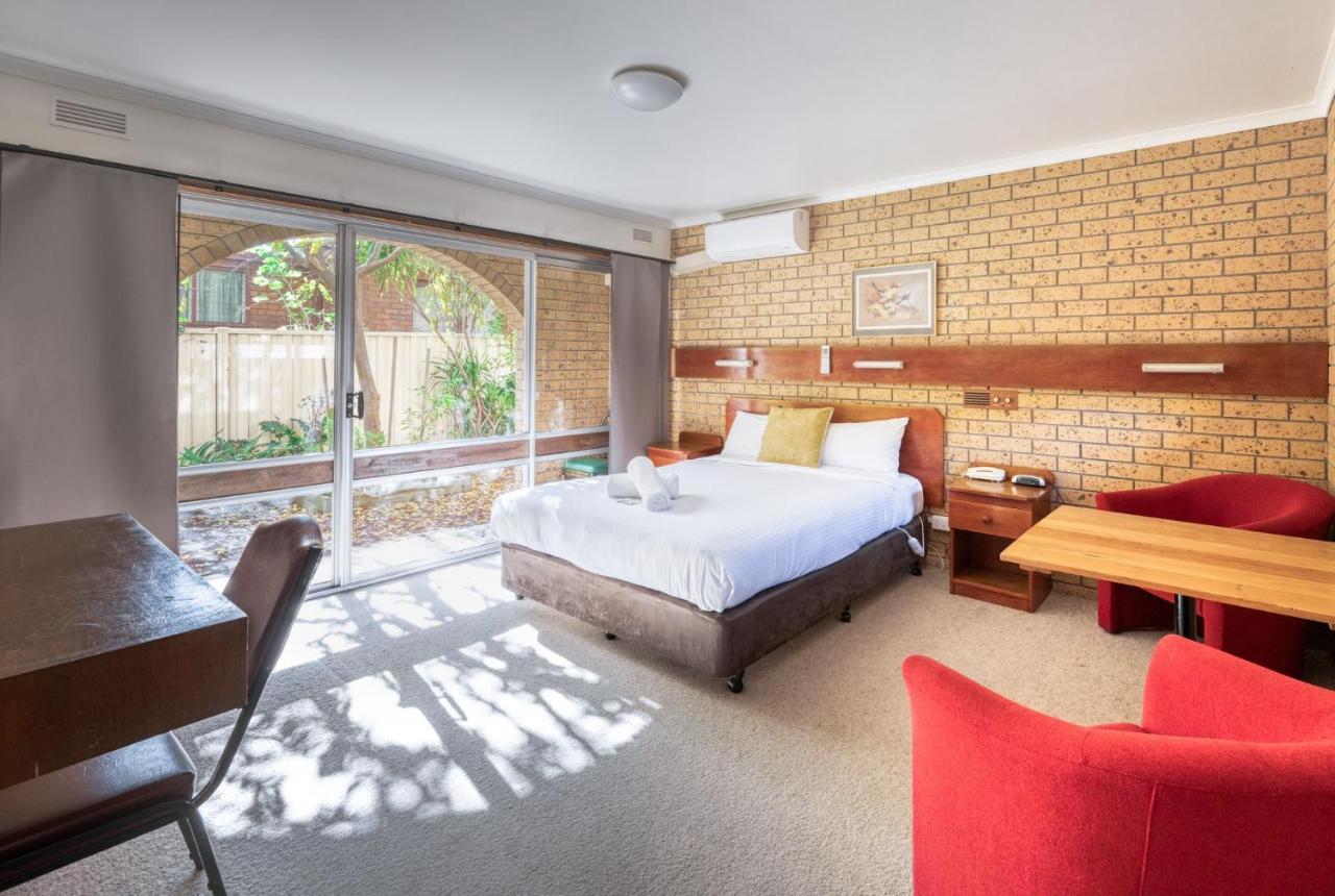 Colac Mid City Motor Inn Buitenkant foto