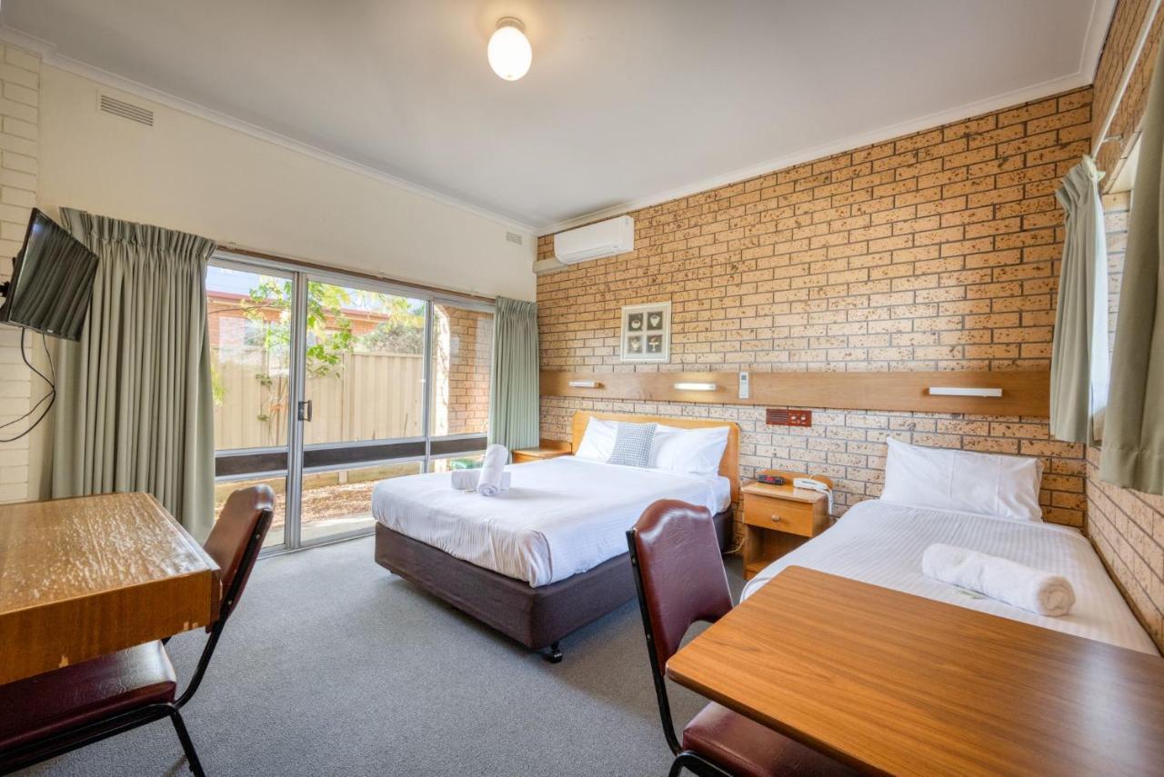 Colac Mid City Motor Inn Buitenkant foto