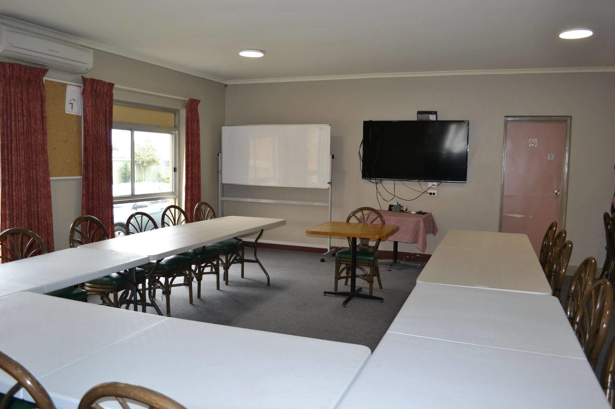 Colac Mid City Motor Inn Buitenkant foto