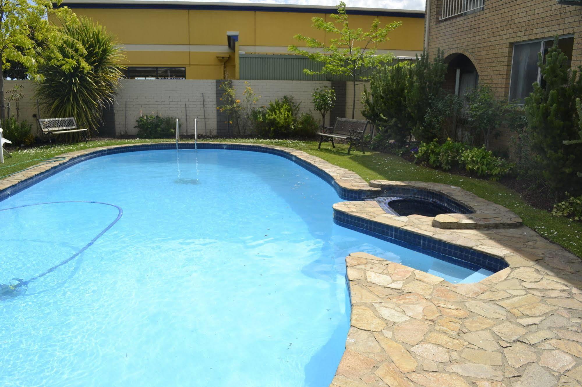 Colac Mid City Motor Inn Buitenkant foto