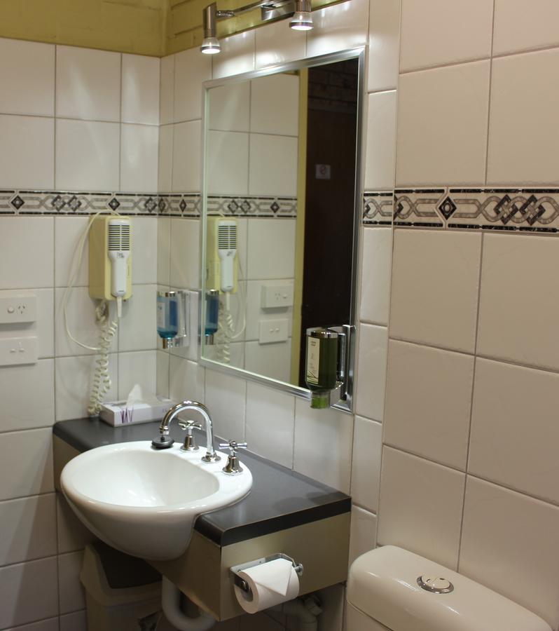 Colac Mid City Motor Inn Buitenkant foto